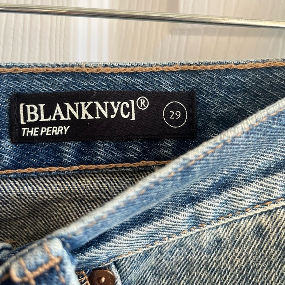 BLANKNYC High Waisted Mom Shorts - Picture 5 of 9